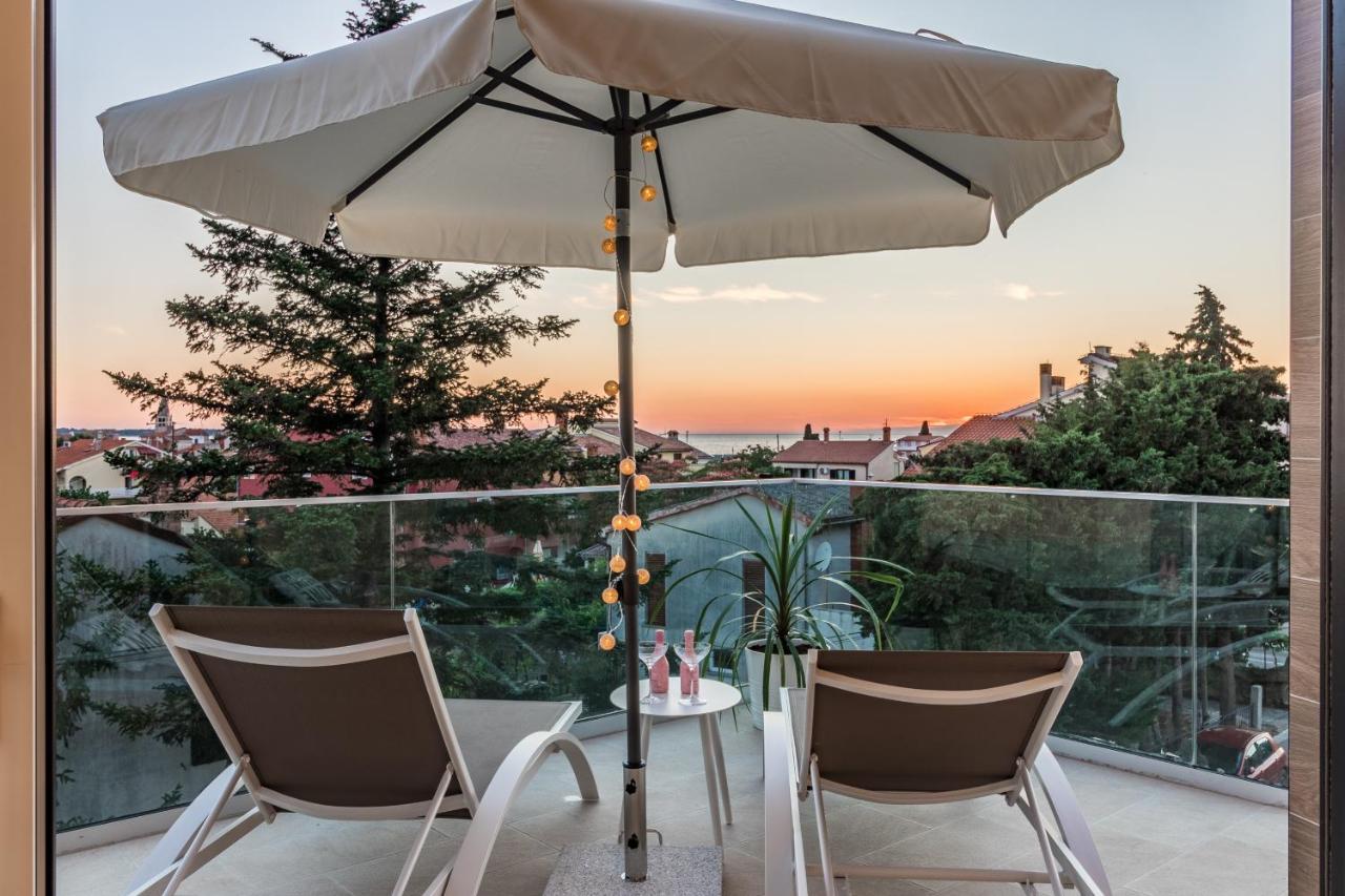 Villa Elena Deluxe Mit Whirlpool Und Beheiztem Pool Am Meer Und Wunderschoenen Blick Auf Die Brijuni Inseln Fažana Exterior foto