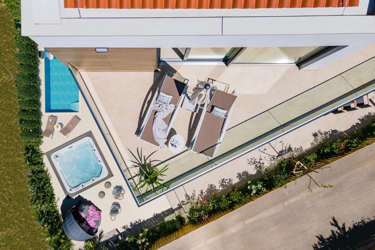 Villa Elena Deluxe Mit Whirlpool Und Beheiztem Pool Am Meer Und Wunderschoenen Blick Auf Die Brijuni Inseln Fažana Exterior foto