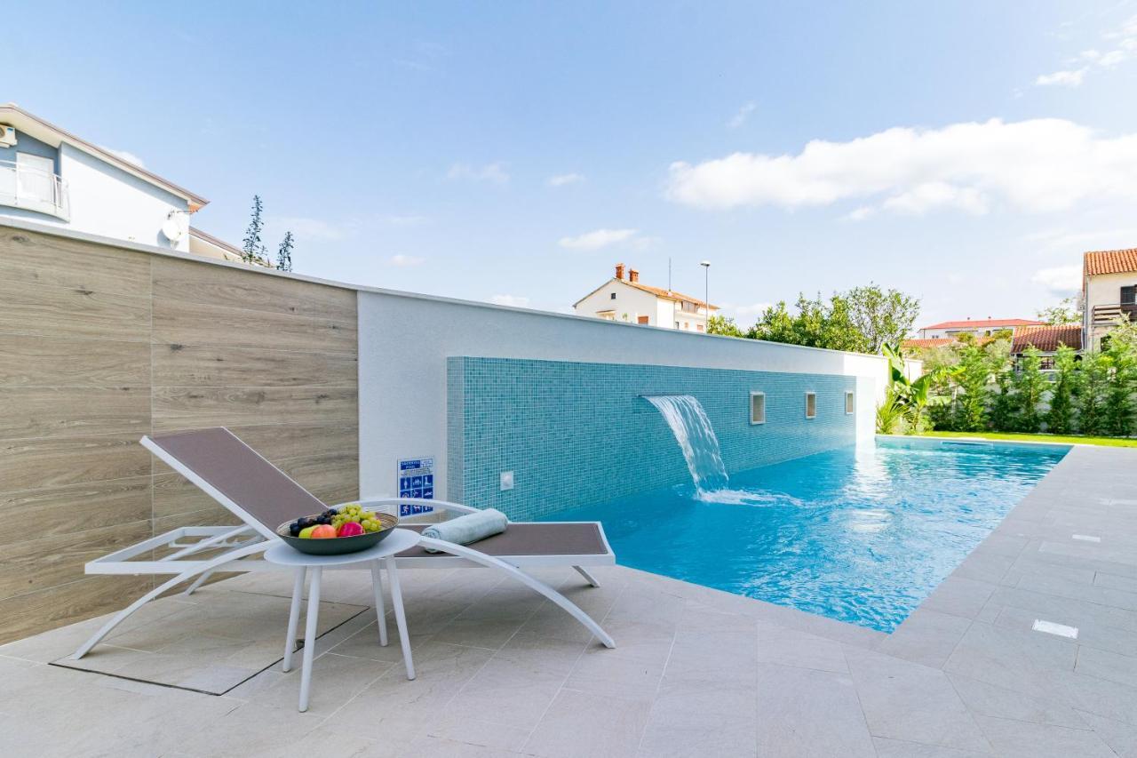 Villa Elena Deluxe Mit Whirlpool Und Beheiztem Pool Am Meer Und Wunderschoenen Blick Auf Die Brijuni Inseln Fažana Exterior foto
