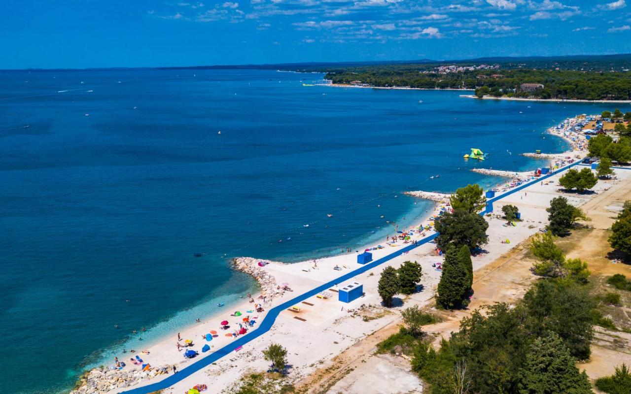 Villa Elena Deluxe Mit Whirlpool Und Beheiztem Pool Am Meer Und Wunderschoenen Blick Auf Die Brijuni Inseln Fažana Exterior foto
